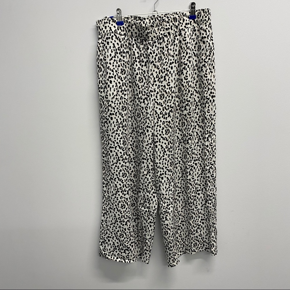 ✨NEW✨ FLOWY PANTS | BLACK AND WHITE